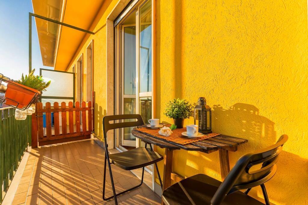 Sunny & Updated Flat With Panoramic View 50m From M4 Stop Milano