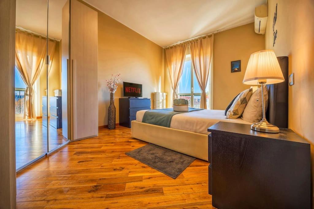 Sunny & Updated Flat With Panoramic View 50m From M4 Stop * Milano